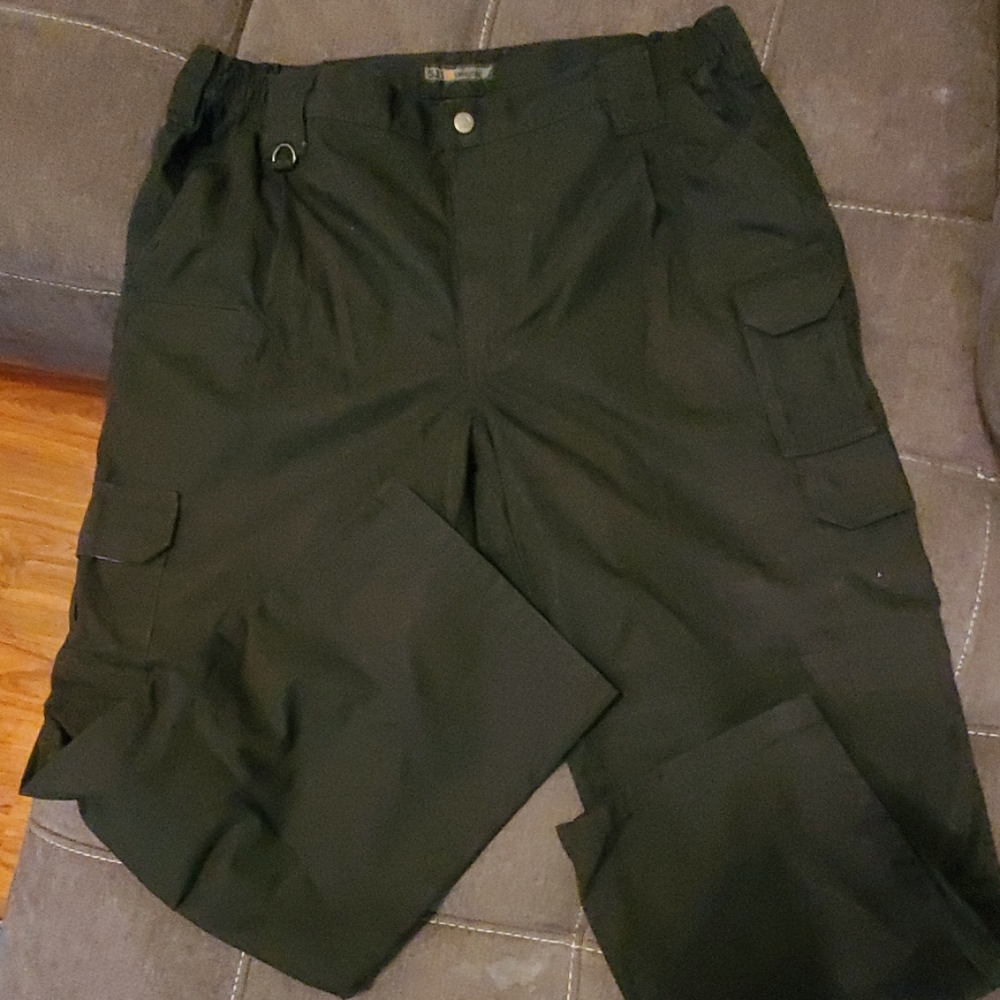 NWOT 5.11 TACTICAL CARGO PANTS